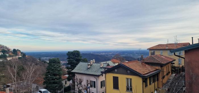 Brunate Funicolare Apartament