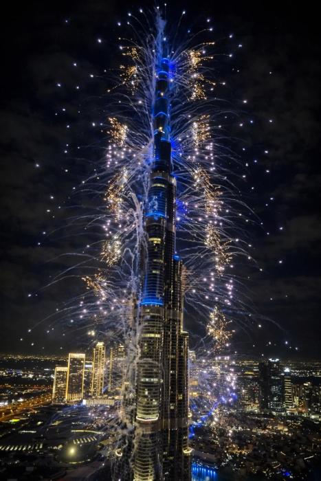 Luxury Private Room in 3BR Apartment Burj Vista Downtown