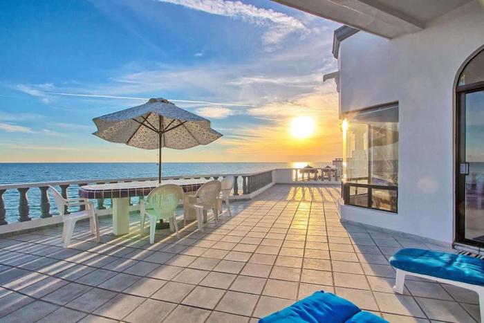 Beach Front Home in Las Conchas Casa Frida