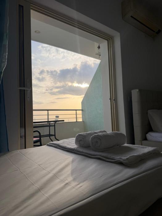 Dhermi Light Rooms