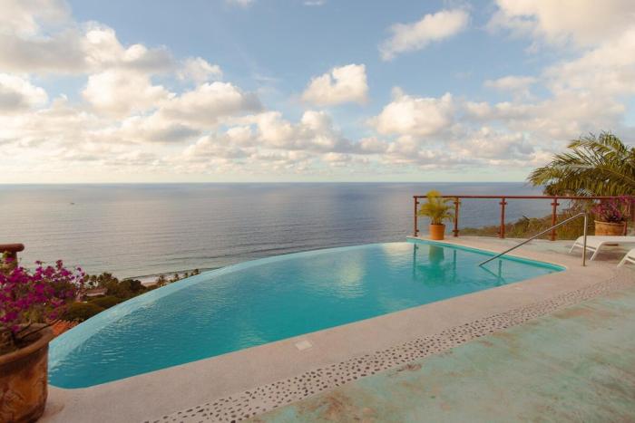 Private Cliffside Villa with Infinity Pool