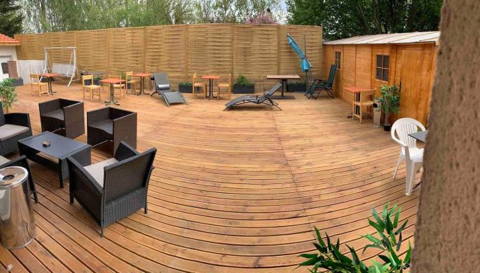 GRANDE SUITE salle de bain toilette privés Terrasse Parking prés Paris