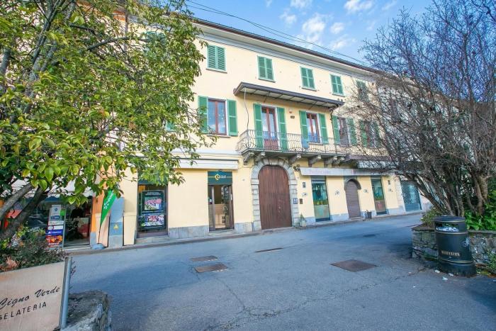 Apt. Gabriella: Studio in the Centre of Laveno - Happy Rentals