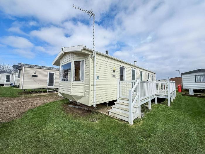 Lovely Caravan At Broadland Sands Holiday Park Nearby Lowestoft Ref 20011Bs