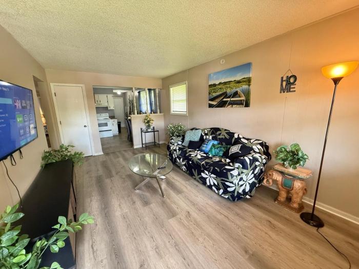2b1b apartment in independence near downtown KC