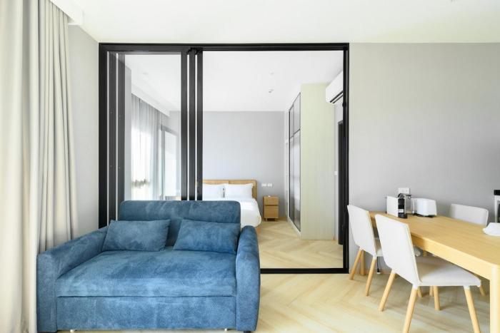 Modern Condo in Bangtao with Pools, Gym & Onsen