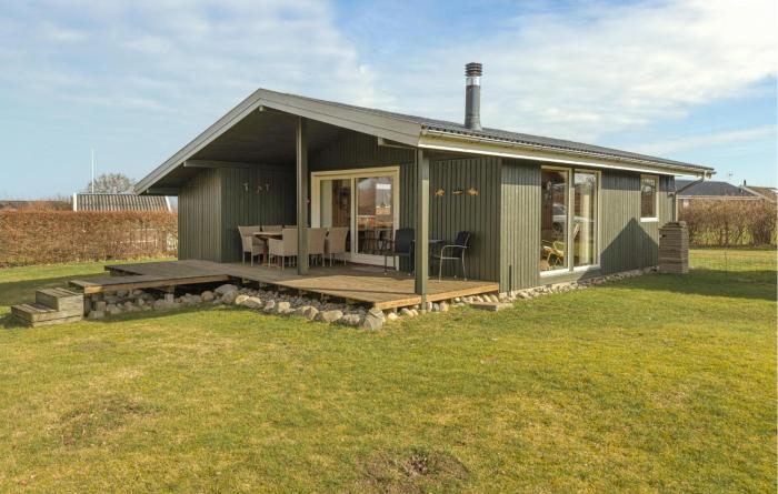 Nice Home In Glesborg With Wifi