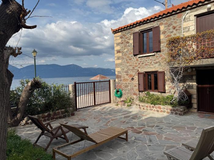 Cottage by the Sea in Vathy Methana
