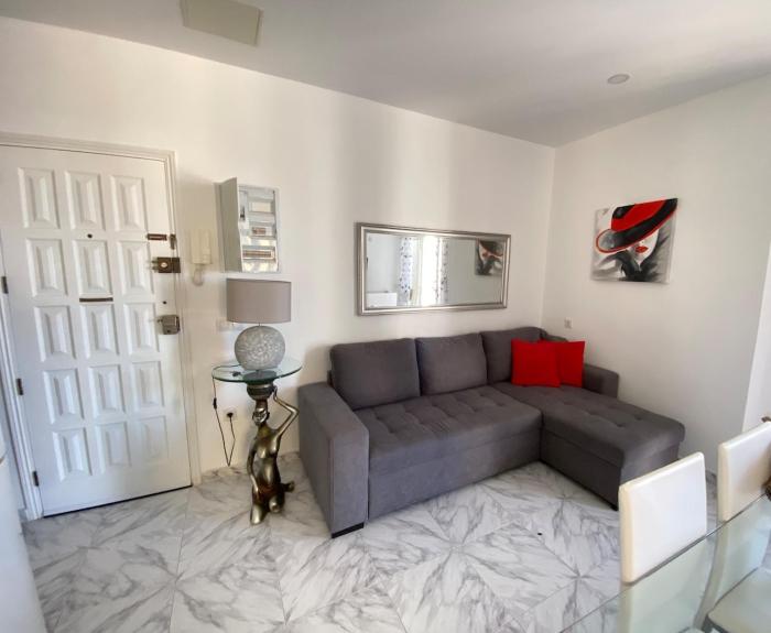 1 BR Apartment with Sea View just a few Steps to Beach in Los Cristianos