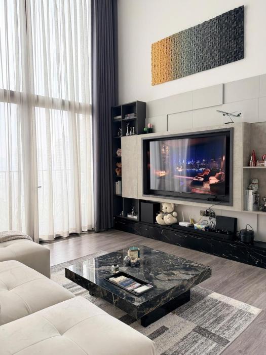 Luxe Duplex - Pentstudio West Lake by JANADE Loft Suites