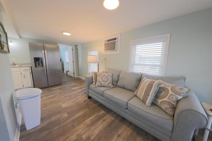 2 Bedroom Pet Friendly Duplex Steps From Beach - Free Daily Activities!