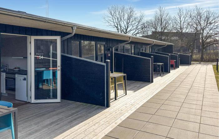 2 Bedroom Cozy Apartment In Vejen