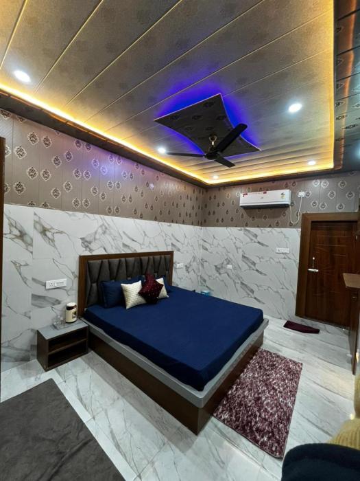 Shri Kusum Sadan Home stay Vrindavan