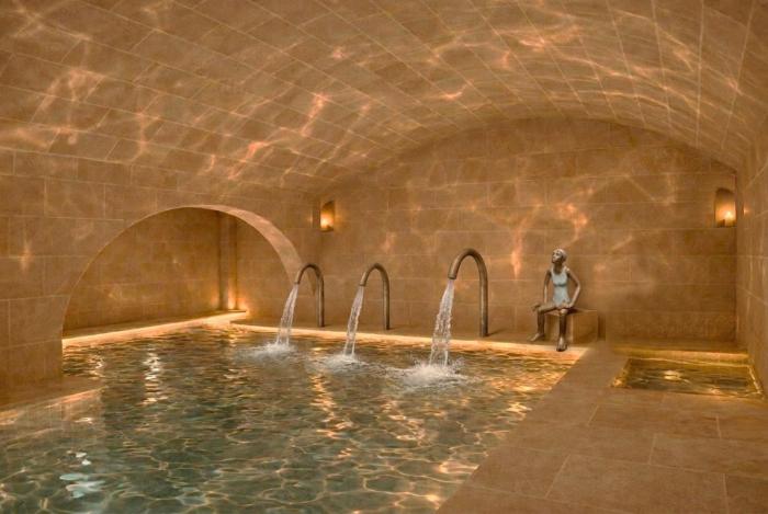 LLONGAS Collection - Suites & Spa