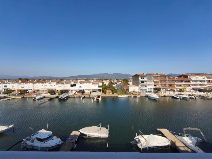 Appartement entre port et montagne