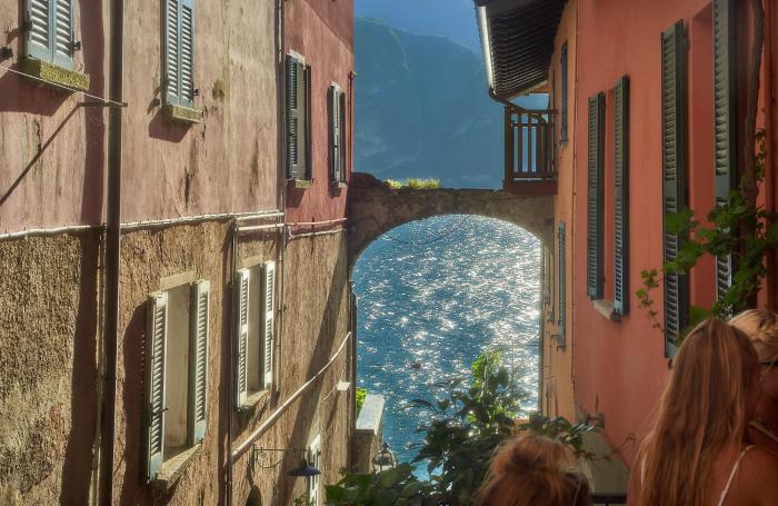 Casa di Mezzo "Historic centre of VARENNA" Lake Como
