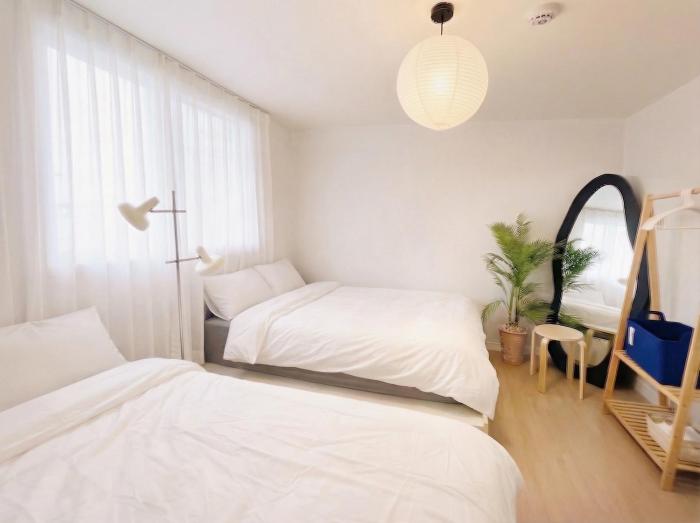 5min Walk to Hongdae Station 2BR for 6 Central Area