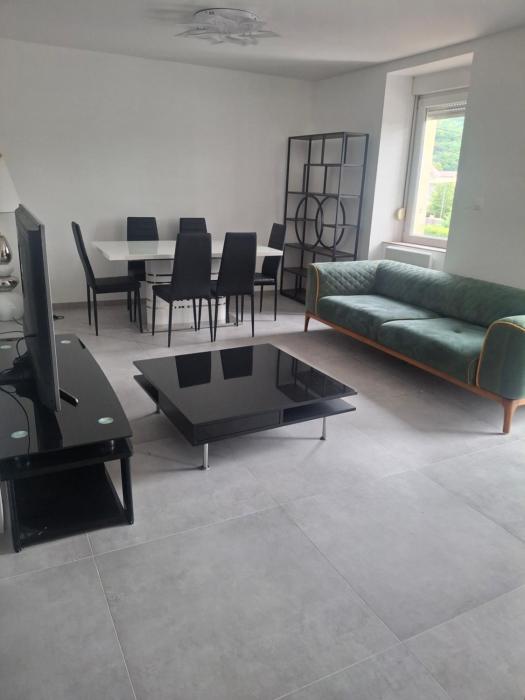Appartement neuf avec terrasse et jardin