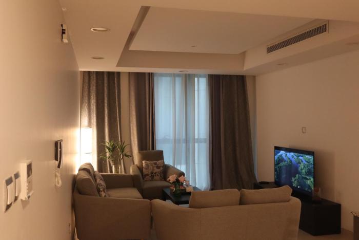 Pinnacle Row Chic 1BR Apartment