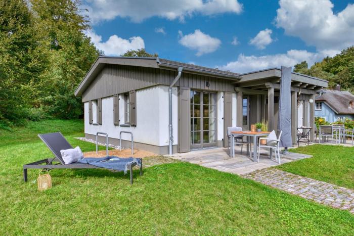 Ferienhaus Svantevit 31 Feriendorf Klein Stresow Rügen by ruyastay