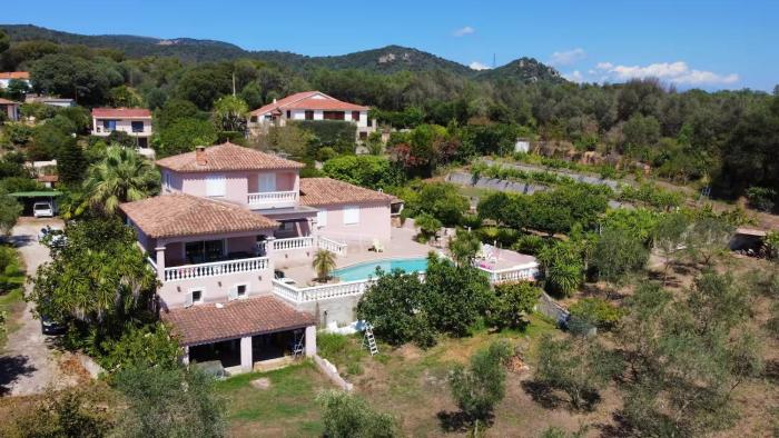 Charming quiet villa with pool Ajaccio Center