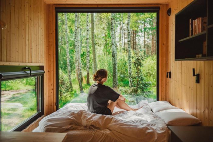 Hidden Base - romantyczna leśna kryjówka