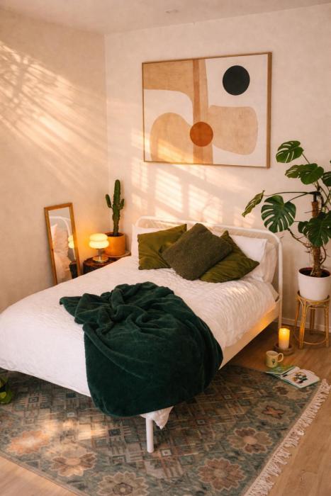 Modern Studio Apartment with Kitchenette near Belfast