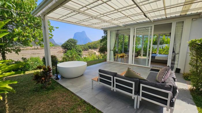 Pavilion Pha Leuang & Bungalows