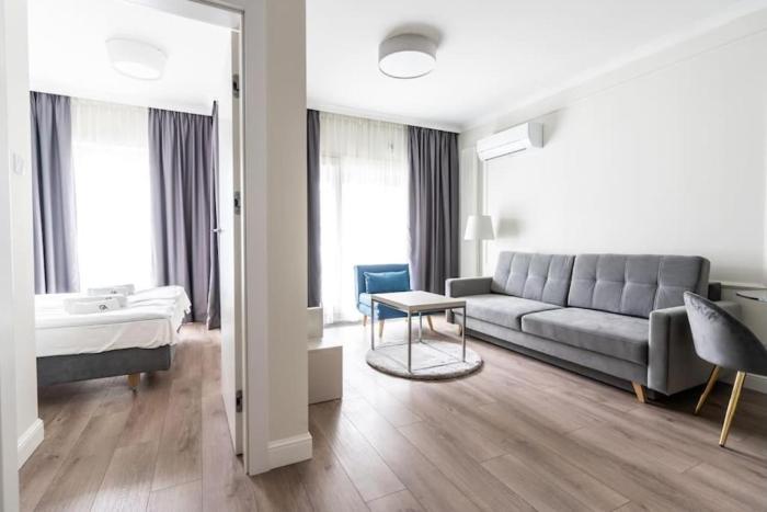 Golden Skyline Suites - Mennica Residence - Panoramic City View