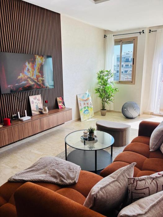Large, very sunny studio apartment BD Anoual Maarif Casablanca