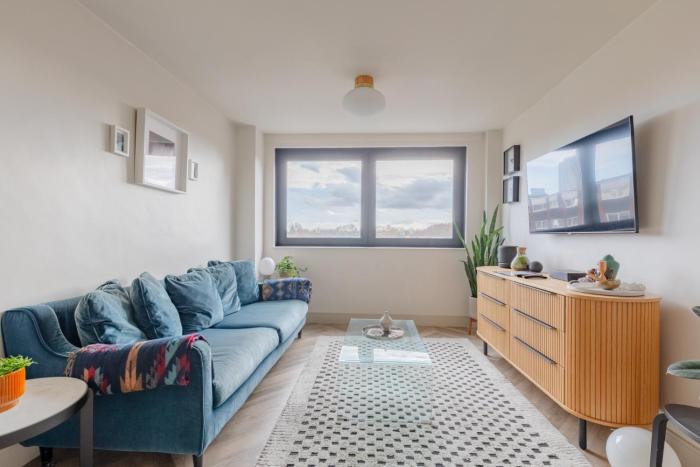 Gorgeously Designed 2BD Flat Heart of East London