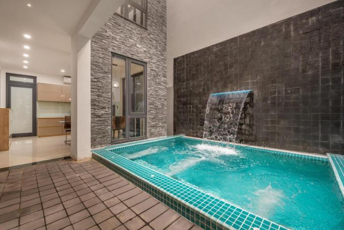 Tinys Villa 4 - Near Beach, Tourist Town, Pool with Jazcuzzi, Private Karaoke Room