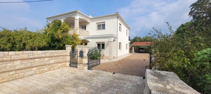 Apartment Bašanija Fig