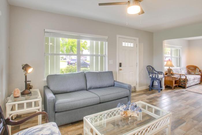 Less Than 1 Mi to Dtwn and Harborwalk! Snowbird Retreat