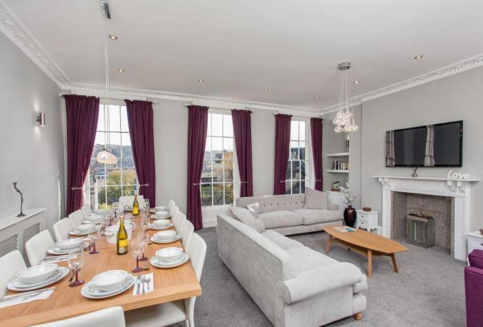 6 Bed in Bath oc-bhr27