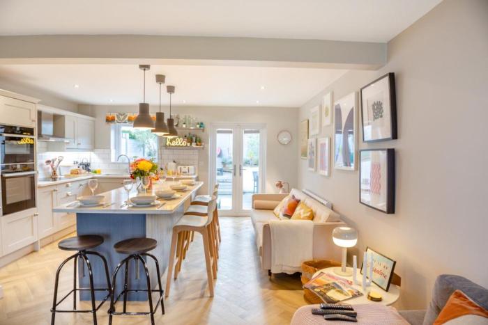 3 Bed in Abersoch oc-c18180