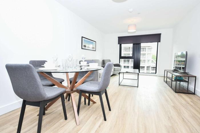 Bastion Point 2BED City Centre Apartment w Parking