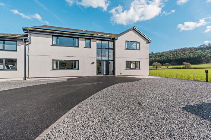 6 Bed in Llanarthney oc-c28878