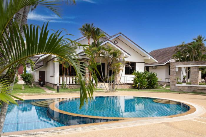 3 bedroom villa at Safir Village, Ban Phe, Rayong