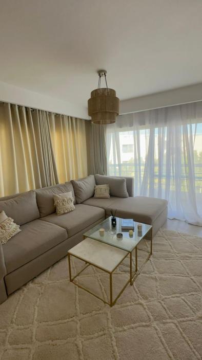 Elegant Fully Furnished 1 Bedroom Unit