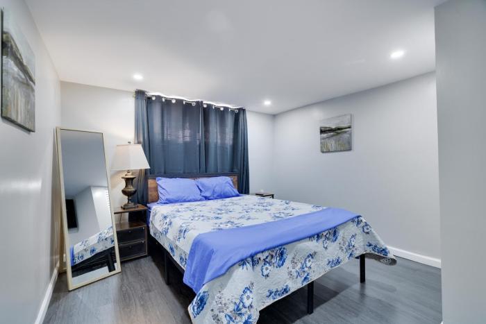 4BR Newark Stay w Parking And Fast Wi-Fi