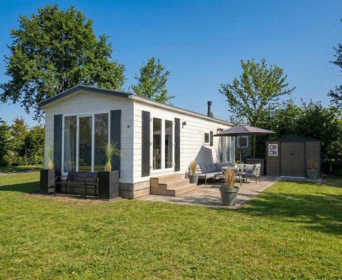 Langs de Kleine Haven, Sfeervol Chalet op 5 Sterren Vakantiepark De Kuilart