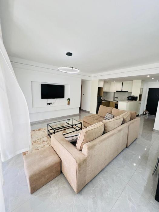 Luxe 2BR Apt Behind A Prime Mall