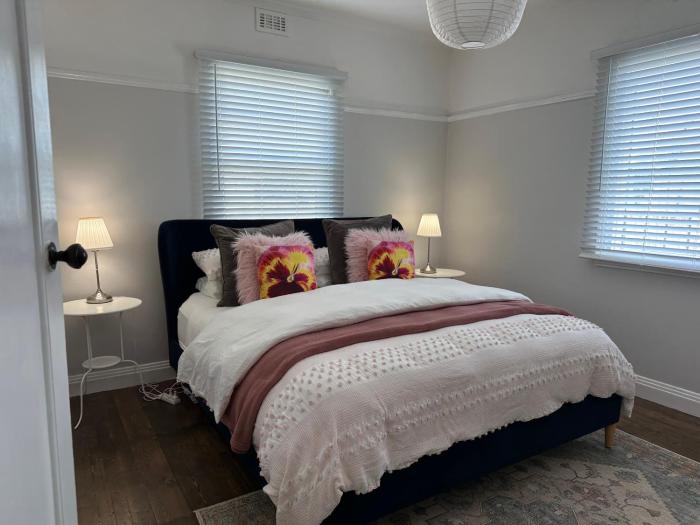 Daisy Cottage on Duke 3BR