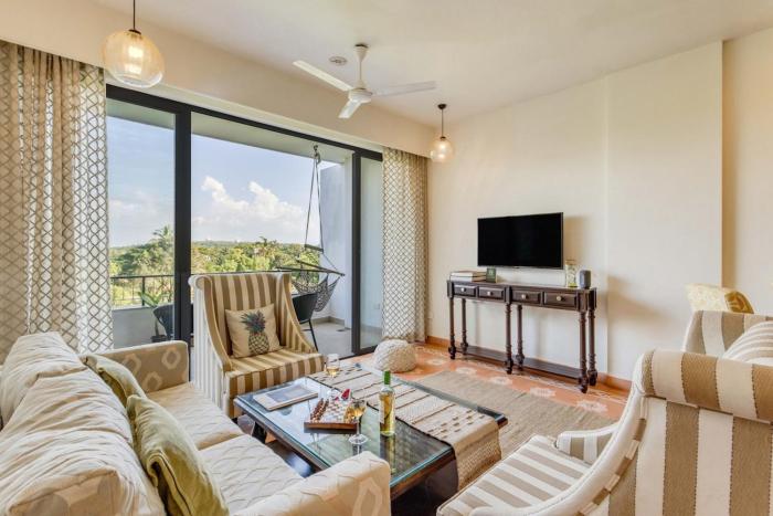 Serene 2BHK with Pool and 5 mins to Candolim Beach by HIREAVILLA