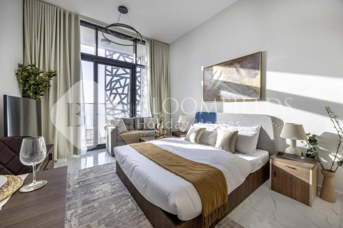 Casual Stu in The Gate Masdar