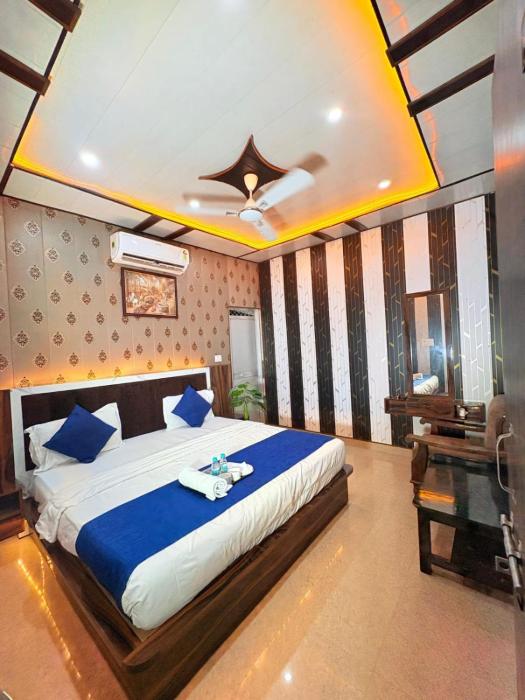 Hotel Saksham palace