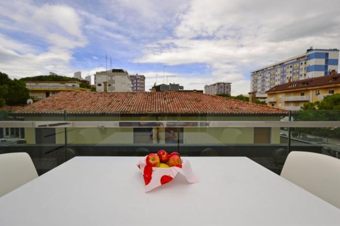 Delightful apartment with pool