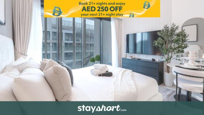 Free housekeeping visits during your stay - StayShort - Charming Studio Retreat in Meydan Perfect for 2