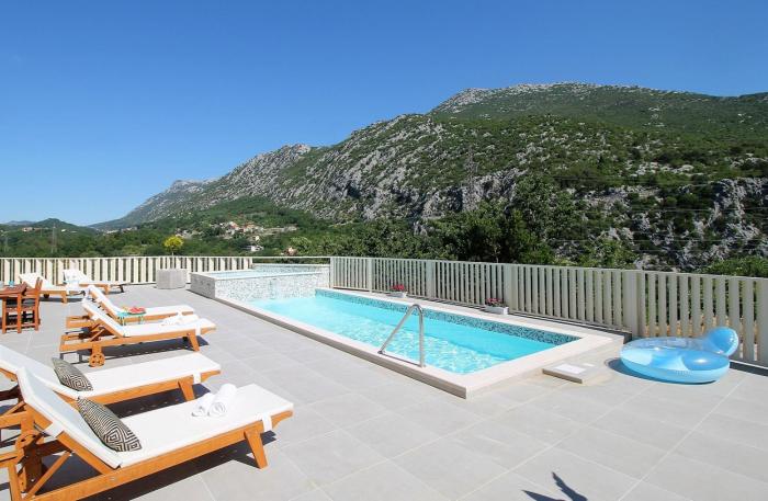 VILLA REMUSIC Pool, whirlpool, Sauna,4 bedrooms, amazing landscape